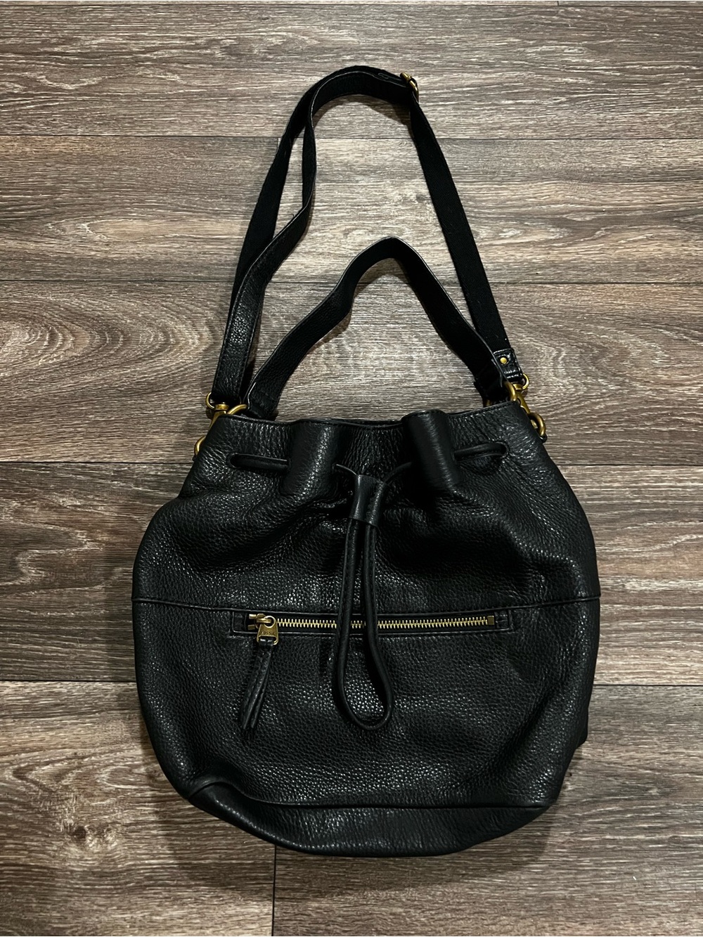 Fossil Vickery Black Pebbled Leather Drawstring Bucket Bag